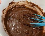 A picture of step 4 of Brownie cup cakes.