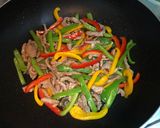彩椒炒牛肉的食譜步驟4照片