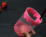 Foto langkah ke 3 dari resep Pop Ice Smoothies Tanpa Blender.