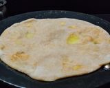 A picture of step 8 of Yogurt Paneer Paratha / Paneer Kad Paratha.