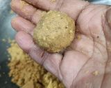 A picture of step 6 of Sattu Ladoo.