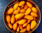A picture of step 1 of Almond MilkShake.