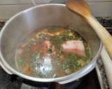 Foto del paso 7 de la receta: Potaje de garbanzos con alubias, acelgas y pringá