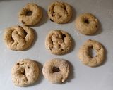 Foto langkah ke 7 dari resep Whole Wheat Sourdough Bagel.