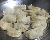 ডেভিল চিকেন চিলি গ্রেভি মোমো(Devil Chicken chilli gravy momo recipe in Bengali) রেসিপির ধাপ 4 ছবি