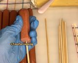 صورة لخطوة 3 من وصفة كورن دوغ الكوري corn dog
