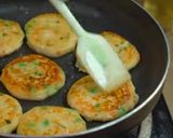 Foto langkah ke 4 dari resep Canai kentang isi sayuran.