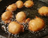 Foto del passaggio 5 della ricetta Frittelle di riso di  San Giuseppe