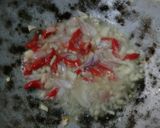 Foto langkah ke 1 dari resep Tumis oyong mie saus tiram.