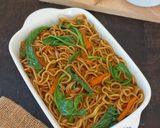 Foto langkah ke 5 dari resep Mie Goreng Sayur.