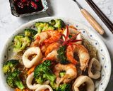 Hình bước làm 6 của món Miến xào hải sản, rau củ
