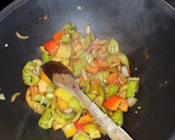 Foto del paso 2 de la receta: Huevos al Plato con Colas de Rape
