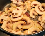 Une image de l'étape 2 de Croustade jambon champignons.