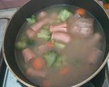 Foto langkah ke 6 dari resep Sop Wortel Brokoli Sosis Bentuk Octopus.