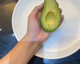 Foto del paso 3 de la receta: Ensalada de hojas verdes, champiñones tomate y aguacate