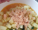Foto del paso 3 de la receta: Tortilla de papas, calabacín y salmón