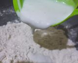Foto langkah ke 1 dari resep Donat Santan Topping Kelapa.
