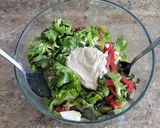 Foto del paso 2 de la receta: Ensalada de lechuga y otras pocas cosas 🤭 con salsa de yogurt