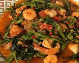 Foto langkah ke 8 dari resep Tumis Kangkung Udang Kuah Merah Spesial Ala Sifa Kitchen.