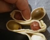 Foto del passaggio 9 della ricetta ANTIPASTI FIORI DI SFOGLIA 🏵️🌼😋