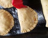 A picture of step 19 of Chicken pies.