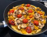 Foto del paso 6 de la receta Frittata de arroz con atún y champiñones