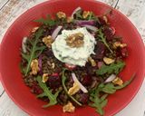 Une image de l'étape 4 de Salade de lentilles et betteraves au chèvre frais persillé.