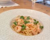 Foto del paso 5 de la receta: Espaguetis con langostinos al ajillo