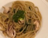 Foto del passaggio 4 della ricetta Spaghetti totani cicoria cimata e pesto di prezzemolo