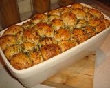 Zöldfűszeres-sajtos buborékkenyér recept fázis 4 fotója