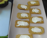 Foto del paso 1 de la receta: Salmón escocés ahumado en pan tostado