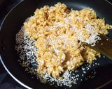 A picture of step 6 of Murmura til laddu.