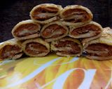 Foto langkah ke 4 dari resep Sandwich gulung abon simple.