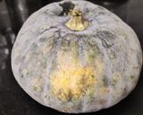 A picture of step 1 of Onion Pumpkin spicy pakore.
