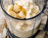 Foto del passaggio 2 della ricetta Gelato Mousse alla Banana (senza gelatiera)