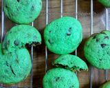 Foto langkah ke 4 dari resep Mint Choco Chips Cookie.