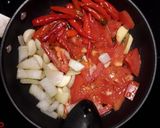 Foto langkah ke 2 dari resep Sambal tomat teri daun jeruk.