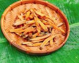 Hình bước làm 1 của món Sái sùng rang bằng nồi chiên không dầu