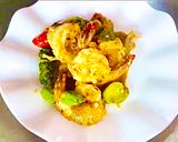 รูปขั้นตอนการทำที่ 4 ของ กุ้งผัดกะปิสะตอ สูตรอาเตี่ยซีฟู้ด สุราษฎร์ธานี