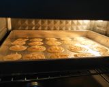 Foto langkah ke 7 dari resep Almond Tuile Cookies (Crispy Almond).