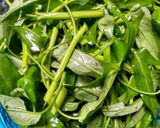 Foto langkah ke 1 dari resep Plecing Kangkung khas Lombok.