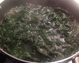 Foto del passaggio 2 della ricetta Zuppa di cavolo nero e cannellini