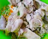 Hình bước làm 2 của món Gỏi vịt rau muống bào và bắp cải