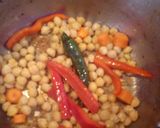 Foto del paso 3 de la receta: Manitas de cerdo guisadas