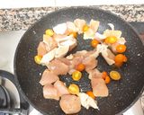 Foto del passaggio 2 della ricetta Pollo della domenica sera