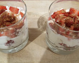 Foto del paso 3 de la receta: Fresas con nata y canela