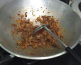 Foto langkah ke 3 dari resep Asyik Oseng Buntut Pedas Praktis.