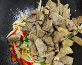 Foto langkah ke 2 dari resep Tumis Daging Sapi.