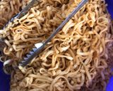 Foto langkah ke 1 dari resep Mie Telor Goreng Gampil.