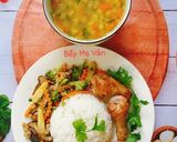 Hình bước làm 4 của món Cơm dĩa gà chiên,rau củ xào thịt xay và canh súp rau củ